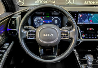 Подержанный автомобиль Kia Sorento 2022 года (21 фото)