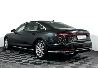 Подержанный автомобиль Audi A8 2018 года (7 фото)