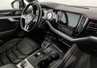 Подержанный автомобиль Volkswagen Touareg 2019 года (9 фото)