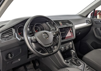 Подержанный автомобиль Volkswagen Tiguan 2017 года (15 фото)