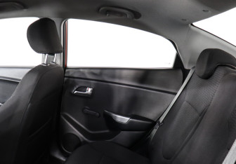 Подержанный автомобиль Kia Rio Sedan 2013 года (10 фото)