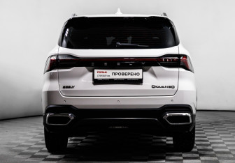 Подержанный автомобиль Geely Okavango 2024 года (6 фото)