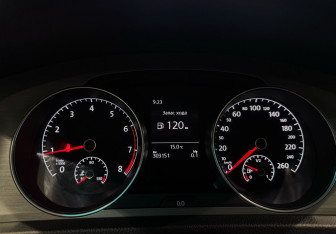 Подержанный автомобиль Volkswagen Golf Hatchback 2014 года (15 фото)
