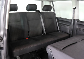 Подержанный автомобиль Volkswagen Caravelle 2017 года (13 фото)