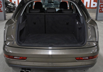 Подержанный автомобиль Audi Q3 2016 года (10 фото)