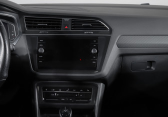 Подержанный автомобиль Volkswagen Tiguan 2021 года (13 фото)