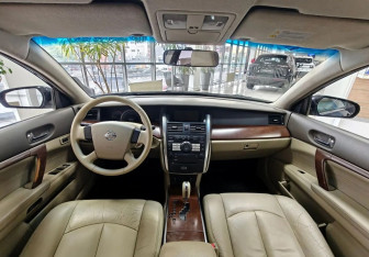 Подержанный автомобиль Nissan Teana 2006 года (10 фото)