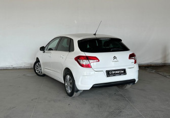 Подержанный автомобиль Citroen C4 Hatchback 2011 года (7 фото)