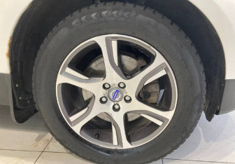 Подержанный автомобиль Volvo XC60 2012 года (18 фото)