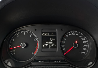 Подержанный автомобиль Volkswagen Polo Sedan 2016 года (16 фото)