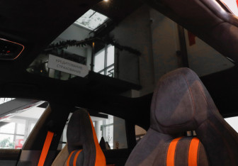 Подержанный автомобиль Zeekr 001 2023 года (19 фото)