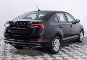 Подержанный автомобиль Skoda Rapid Liftback 2021 года (5 фото)