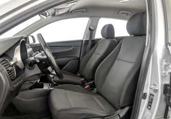 Подержанный автомобиль Kia Rio Hatchback 2021 года (19 фото)