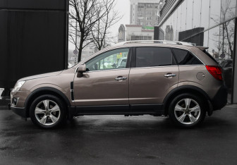 Подержанный автомобиль Opel Antara 2014 года (8 фото)