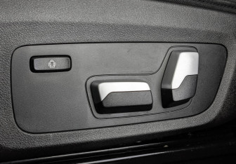Подержанный автомобиль BMW X4 2021 года (26 фото)