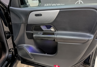 Подержанный автомобиль Mercedes-Benz GLB 2021 года (24 фото)
