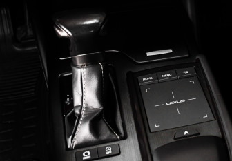 Подержанный автомобиль Lexus ES 2018 года (19 фото)