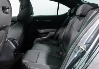 Подержанный автомобиль Skoda Octavia Liftback 2022 года (14 фото)