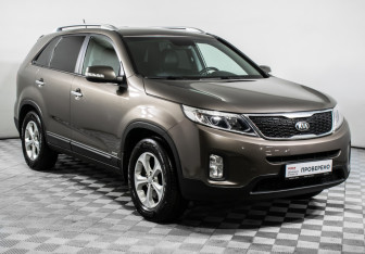 Подержанный автомобиль Kia Sorento 2017 года (3 фото)