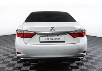 Подержанный автомобиль Lexus ES 2014 года (6 фото)