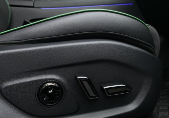 Подержанный автомобиль Voyah Free 2025 года (23 фото)