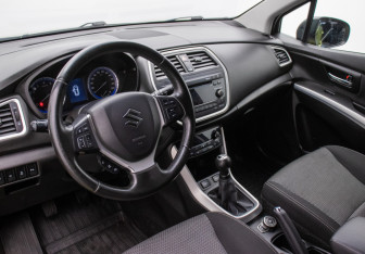 Подержанный автомобиль Suzuki SX4 Hatchback 2014 года (9 фото)