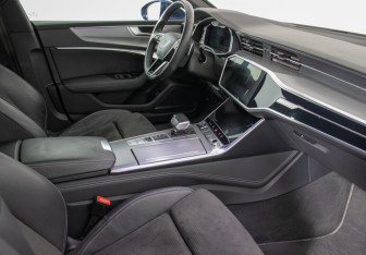 Подержанный автомобиль Audi A7 2021 года (9 фото)