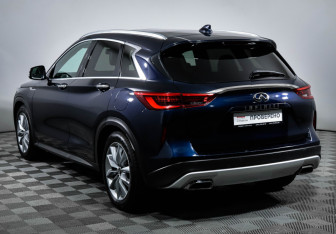 Подержанный автомобиль Infiniti QX50 2018 года (7 фото)