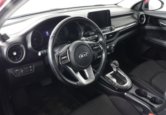 Подержанный автомобиль Kia Cerato Sedan 2020 года (9 фото)