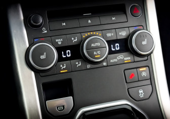 Подержанный автомобиль Land Rover Range Rover Evoque 2015 года (28 фото)