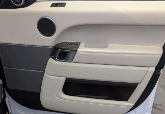 Подержанный автомобиль Land Rover Range Rover Sport 2017 года (24 фото)