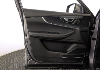 Подержанный автомобиль Chery Tiggo 8 2023 года (19 фото)