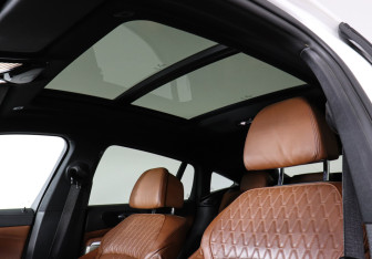 Подержанный автомобиль BMW X6 2022 года (21 фото)
