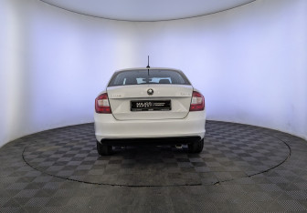 Подержанный автомобиль Skoda Rapid Liftback 2019 года (6 фото)