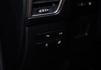 Подержанный автомобиль Lexus NX 2016 года (10 фото)