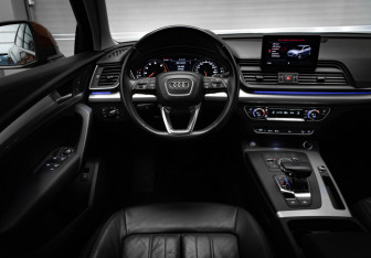 Подержанный автомобиль Audi Q5 2017 года (9 фото)