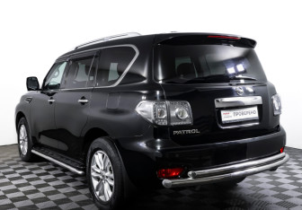 Подержанный автомобиль Nissan Patrol 2013 года (7 фото)