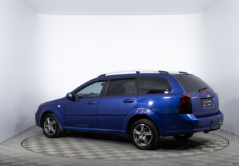 Подержанный автомобиль Chevrolet Lacetti Wagon 2008 года (7 фото)