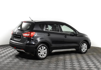 Подержанный автомобиль Suzuki SX4 Hatchback 2017 года (5 фото)