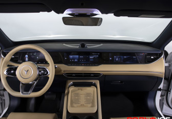 Подержанный автомобиль Voyah Free 2023 года (12 фото)