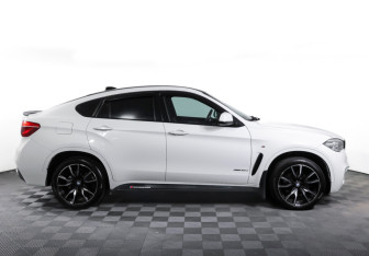Подержанный автомобиль BMW X6 2018 года (4 фото)