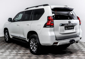 Подержанный автомобиль Toyota Land Cruiser Prado 2021 года (6 фото)