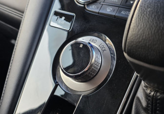 Подержанный автомобиль Mitsubishi Delica D:5 2019 года (15 фото)