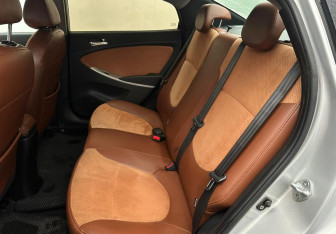 Подержанный автомобиль Hyundai Solaris Sedan 2012 года (10 фото)