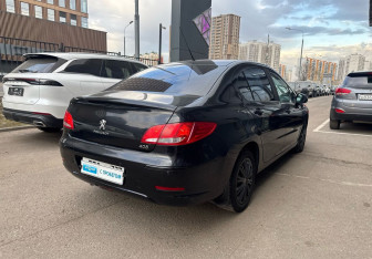 Подержанный автомобиль Peugeot 408 2013 года (4 фото)