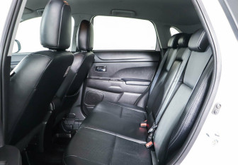 Подержанный автомобиль Mitsubishi ASX 2013 года (17 фото)