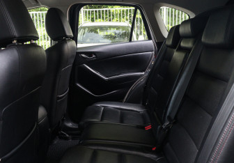 Подержанный автомобиль Mazda CX-5 2015 года (8 фото)
