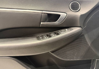Подержанный автомобиль Hyundai Sonata 2020 года (18 фото)