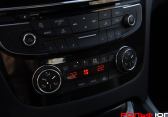 Подержанный автомобиль Peugeot 508 Sedan 2012 года (19 фото)