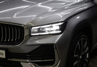 Подержанный автомобиль Geely Monjaro 2023 года (25 фото)